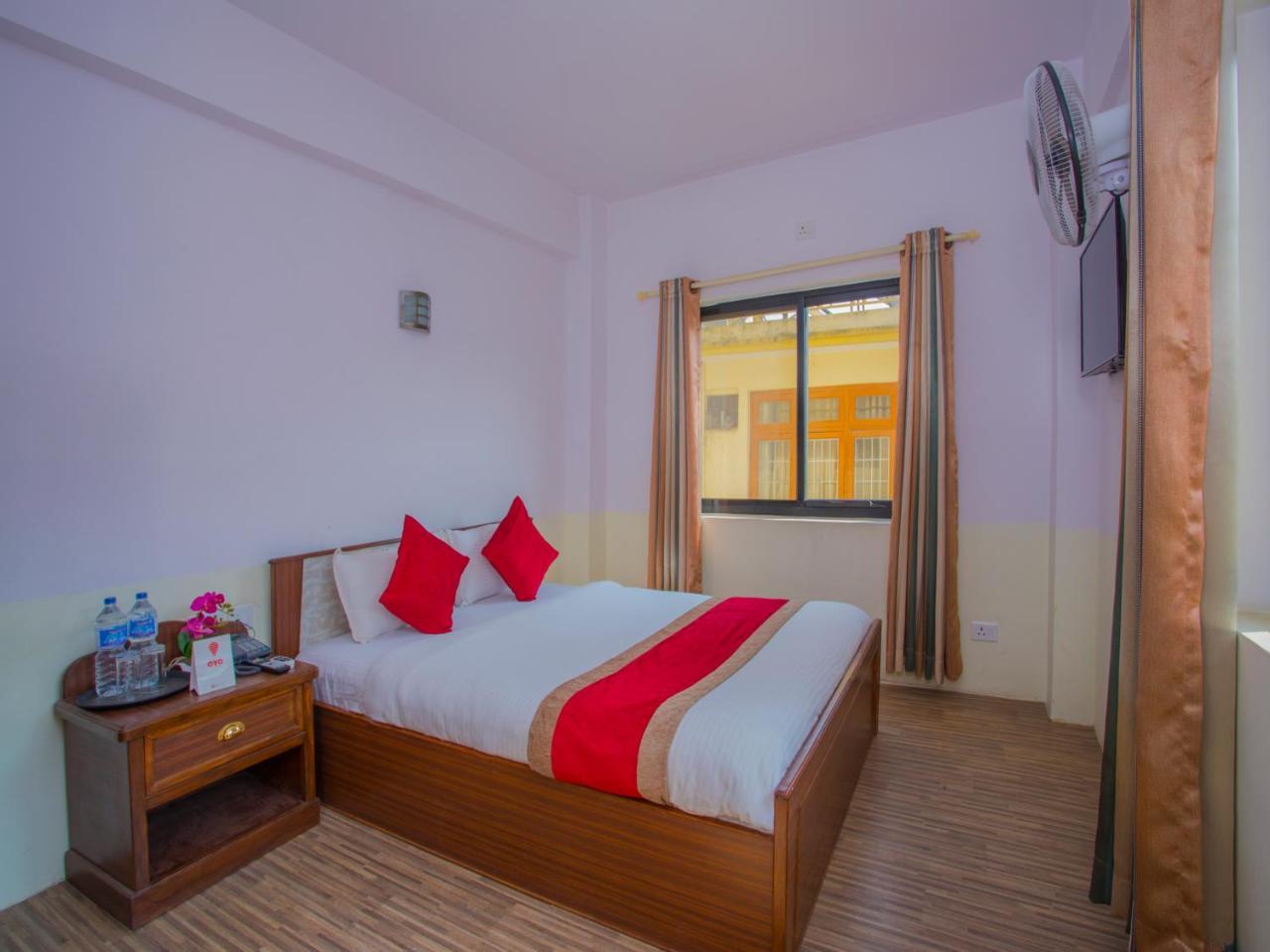 Oyo 255 White Zambala Hotel กาฐมาณฑุ ภายนอก รูปภาพ
