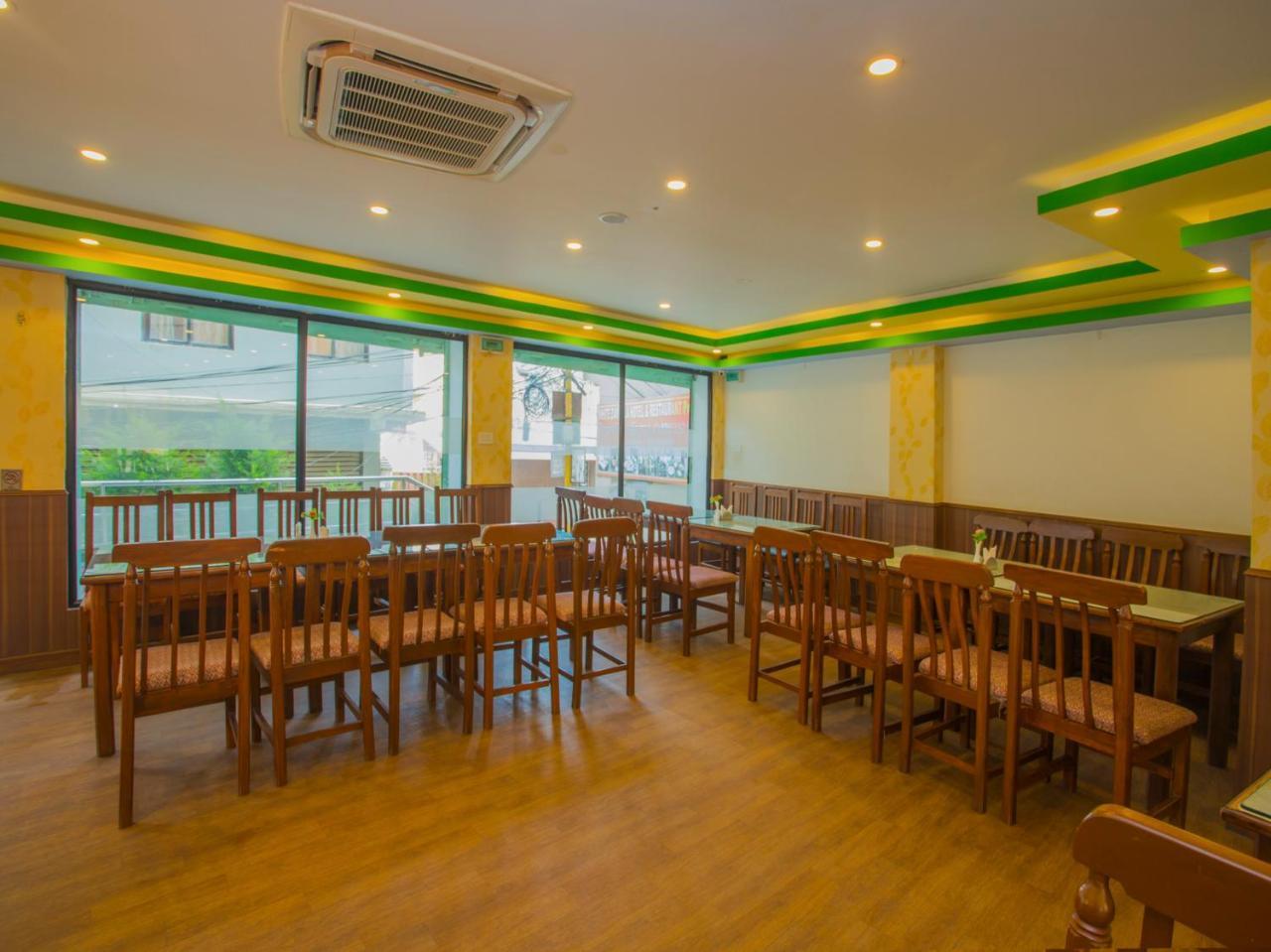 Oyo 255 White Zambala Hotel กาฐมาณฑุ ภายนอก รูปภาพ
