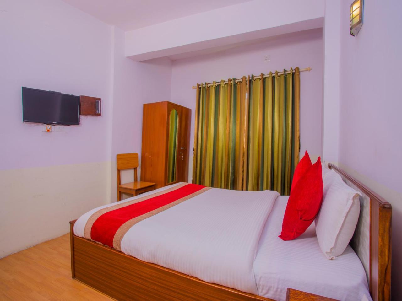 Oyo 255 White Zambala Hotel กาฐมาณฑุ ภายนอก รูปภาพ