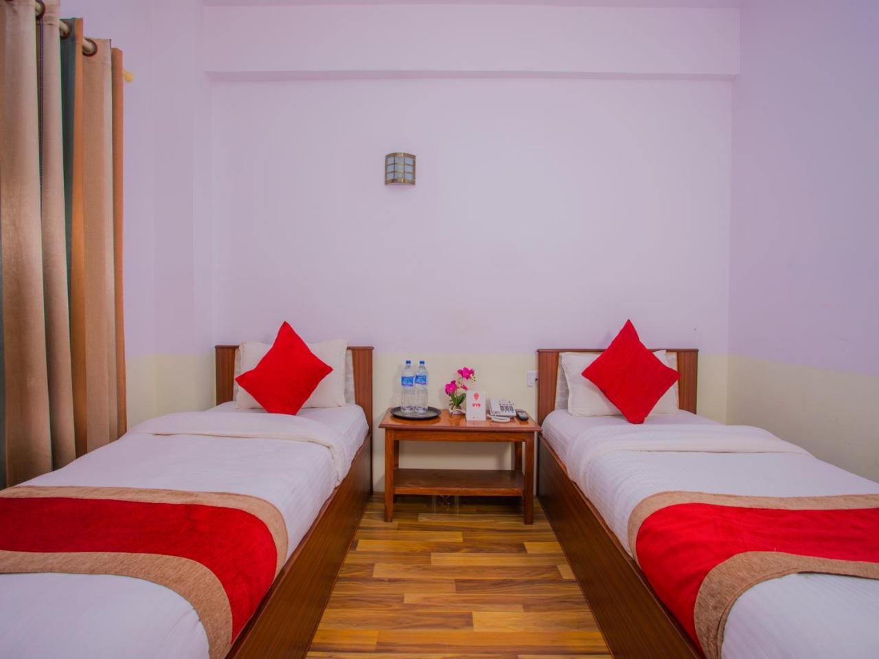 Oyo 255 White Zambala Hotel กาฐมาณฑุ ภายนอก รูปภาพ