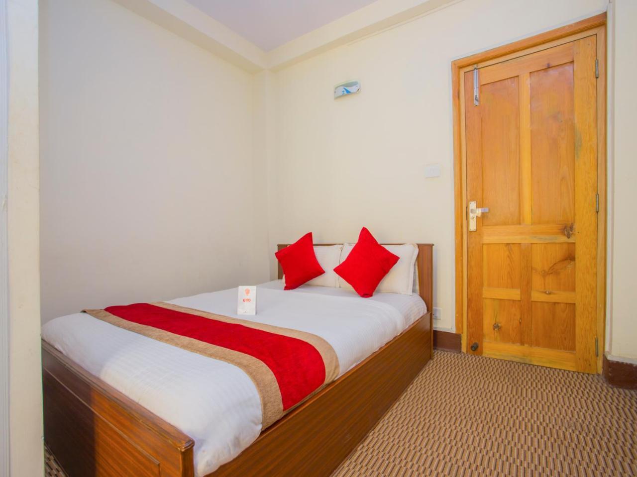 Oyo 255 White Zambala Hotel กาฐมาณฑุ ภายนอก รูปภาพ