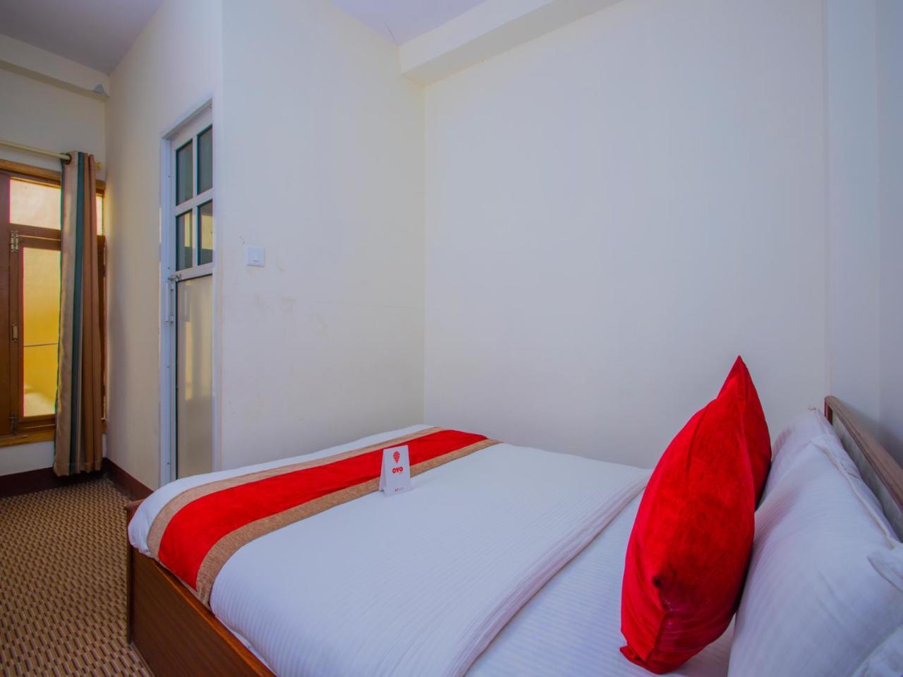Oyo 255 White Zambala Hotel กาฐมาณฑุ ภายนอก รูปภาพ