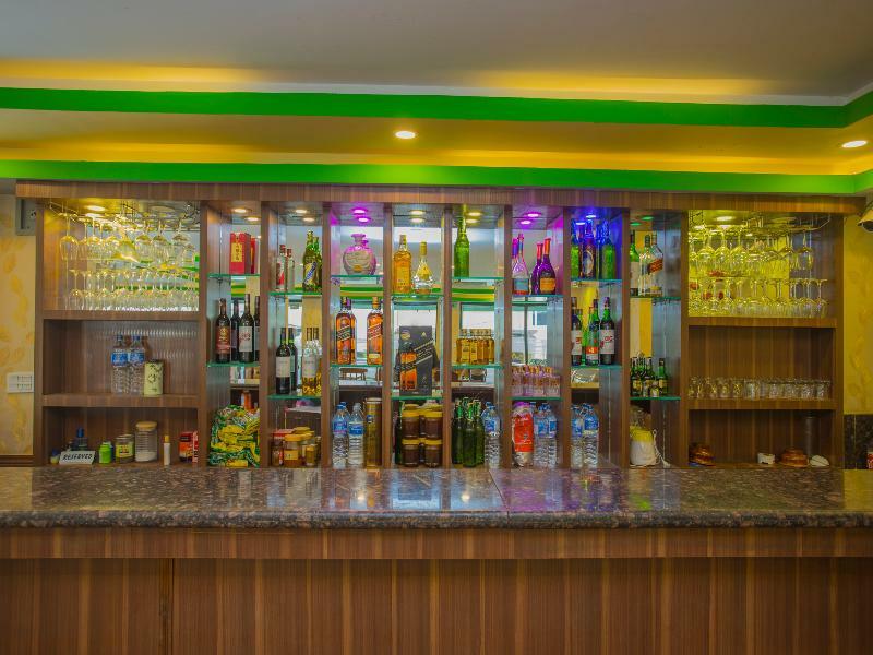 Oyo 255 White Zambala Hotel กาฐมาณฑุ ภายนอก รูปภาพ