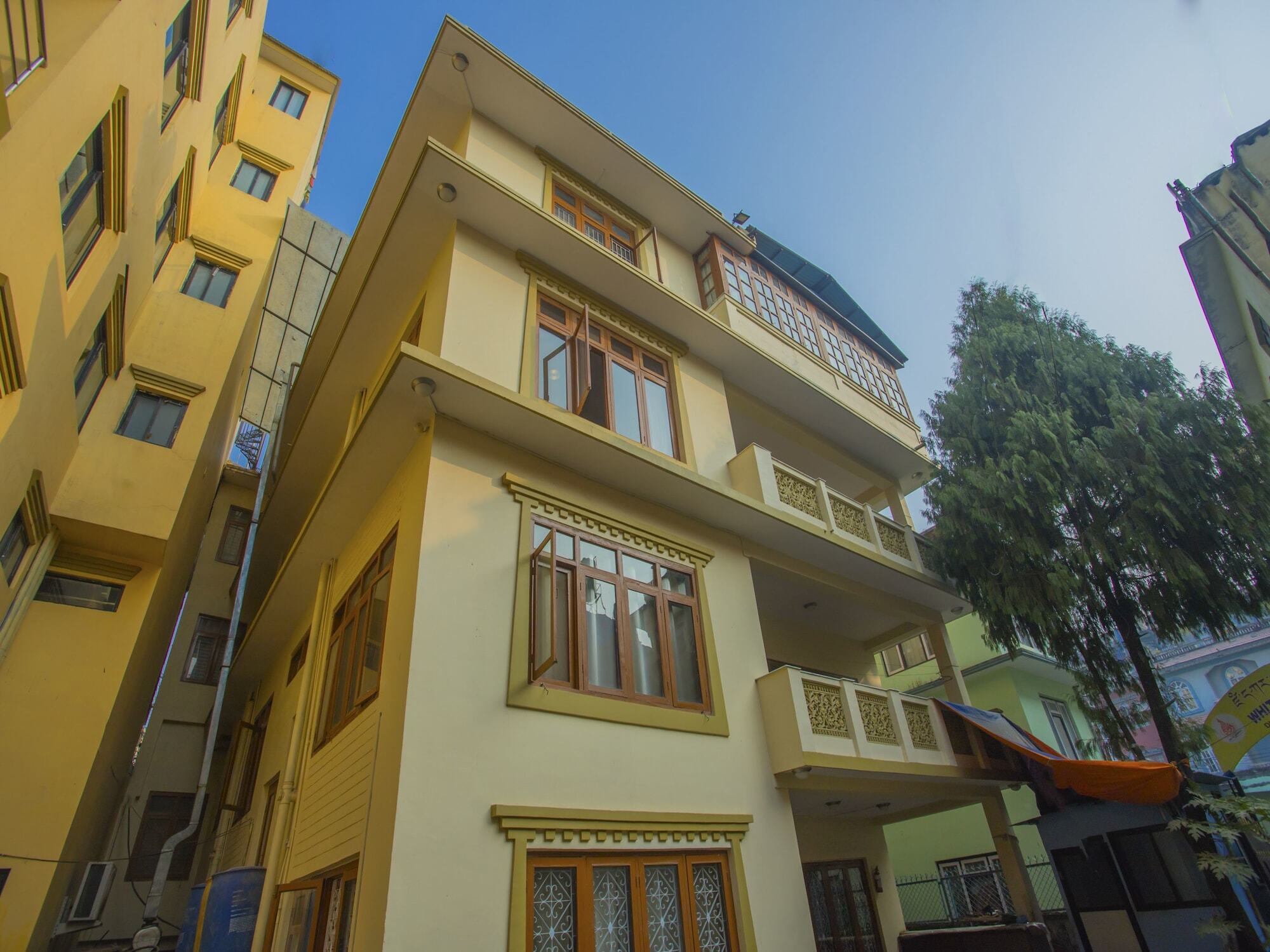 Oyo 255 White Zambala Hotel กาฐมาณฑุ ภายนอก รูปภาพ